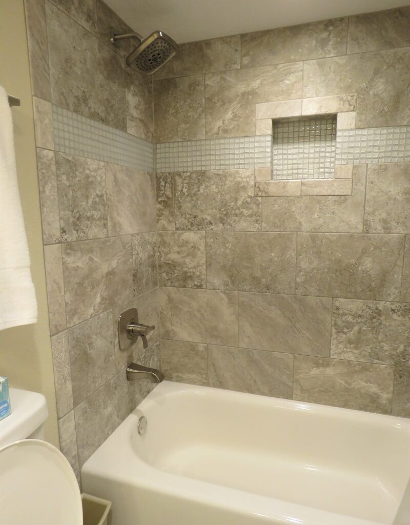 Guest Shower And Tub (Custom)